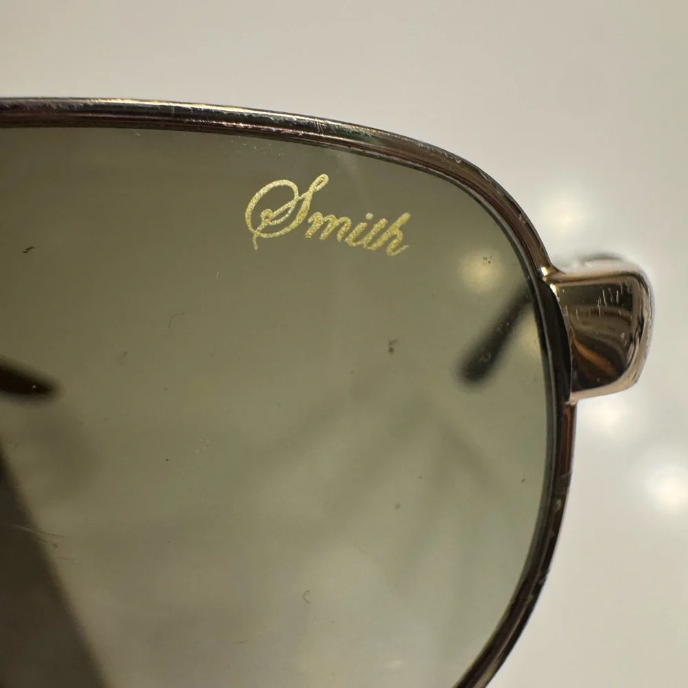 SMITH brown metal